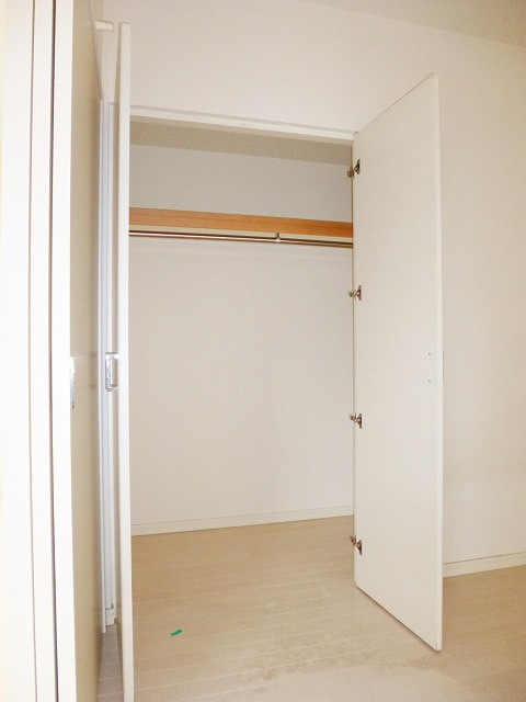 COMFORIA上野広小路の収納|洋室と廊下にクローゼットあります
