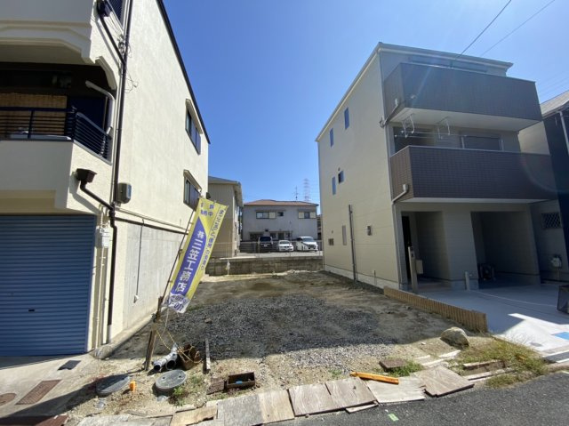 グラッド・タウン美田町の前面道路含む現地写真|■全２区画　土地約２４坪♪♪
