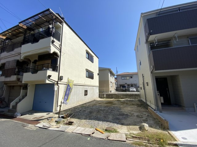 グラッド・タウン美田町の前面道路含む現地写真|■西向きで日当たり良いですよ♪♪