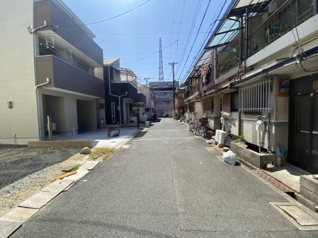 グラッド・タウン美田町の前面道路含む現地写真|■前面道路は約４．６ｍ有ります♪♪