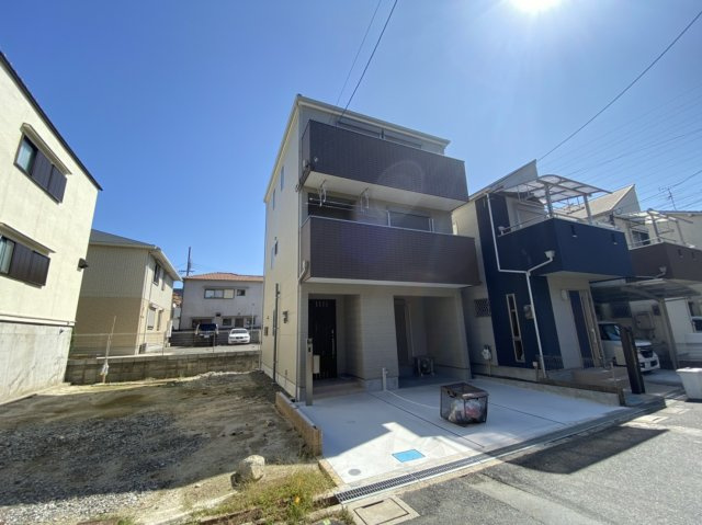 グラッド・タウン美田町の前面道路含む現地写真|■１区画は契約済。すでに完成しています♪♪