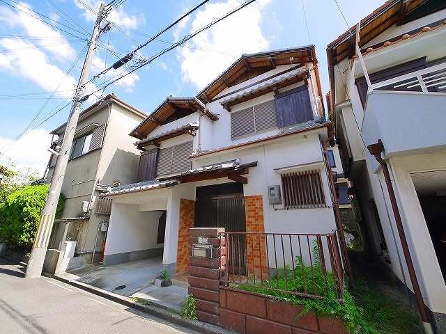 奈良市東九条貸家の外観|外観は落ち着いています