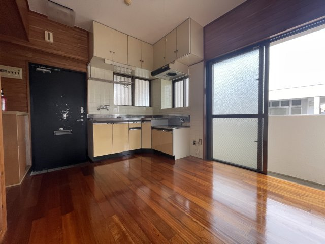 【居間・リビング】 | ベルコート西崎 | 
