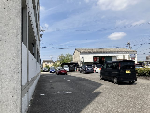 メモアールジャルダンの駐車場