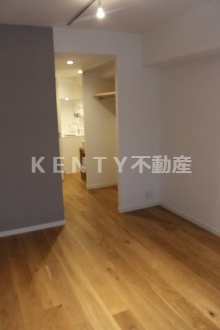【居間・リビング】 | ブルーノコート蒲田 | こちらの居間で趣味の時間をお楽しみください