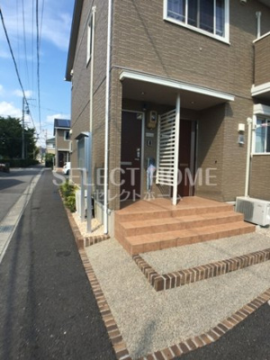 【エントランス】 | カーザ　セレーナ　Ａ | 建物の内部です