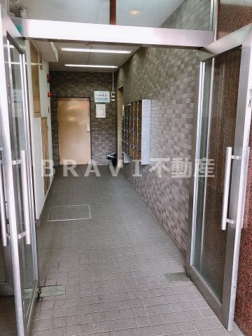 森ノ宮光栄マンション（森の宮光栄マンション）　BRAVI不動産のエントランス|【森ノ宮光栄マンション（森の宮光栄マンション）】毎日通るエントランスはこのようになっています