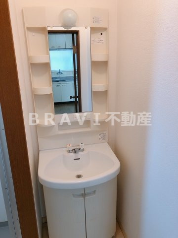 森ノ宮光栄マンション（森の宮光栄マンション）　BRAVI不動産の独立洗面台|【森ノ宮光栄マンション（森の宮光栄マンション）】独立洗面化粧台付き