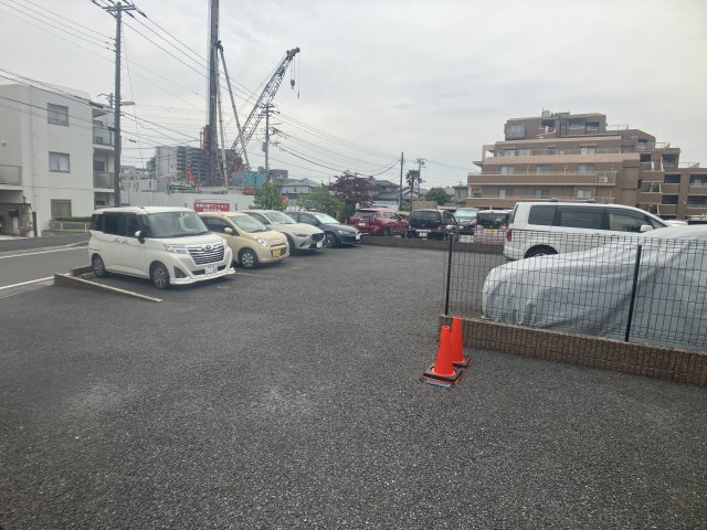 ヴィラ・メルベーユⅡの駐車場
