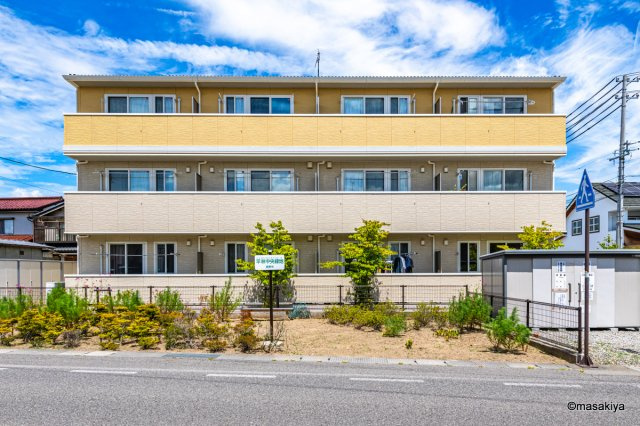 アドバンスの外観