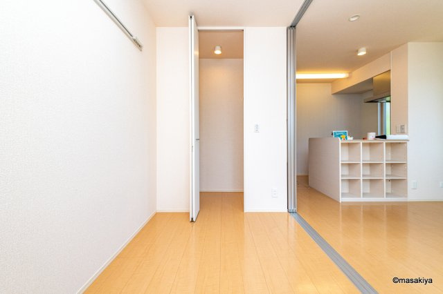 アドバンスの洋室