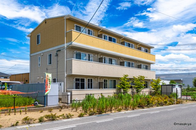 アドバンスの外観