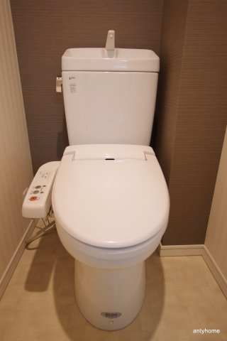 エスレジデンス福島ラグゼ　仲介手数料無料のトイレ