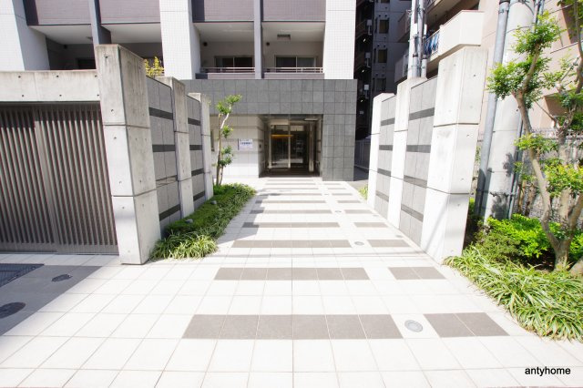 プラウドフラット新大阪　仲介手数料無料のエントランス