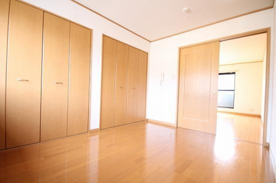 【寝室】 | ファミーユ21