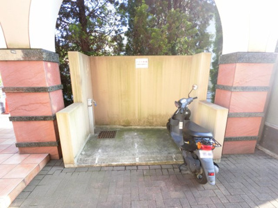 【その他共用部分】 | サンクタス横濱三ッ沢公園 | バイク置場です。