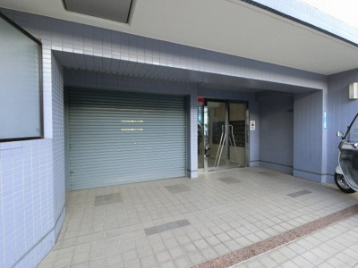 【エントランス】 | セザール第2西馬込 | 都営浅草線の始発駅「西馬込」駅徒歩9分と好立地。
通勤時間の短縮でご家族と過ごす時間を増やす事が出来ます。