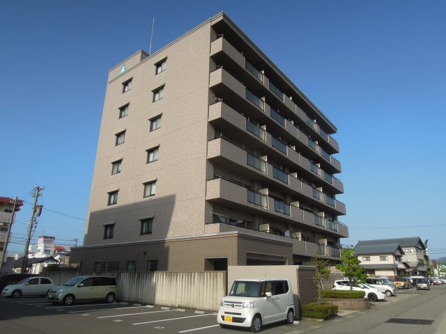 サーパス米松の外観
