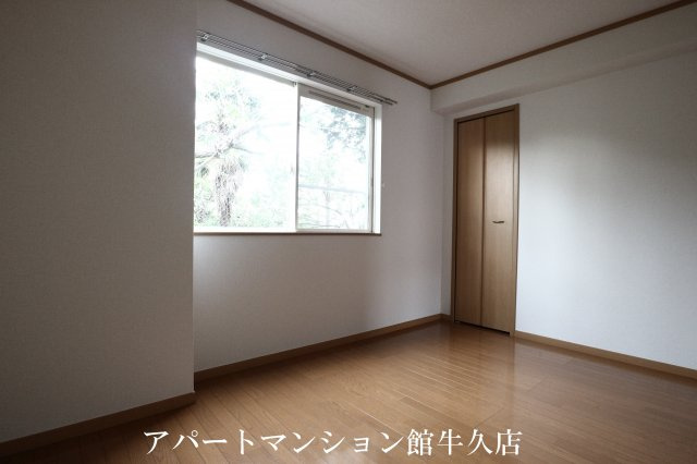 エターナルの洋室