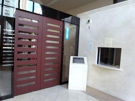 エスレジデンス難波ヴィアーレのエントランス