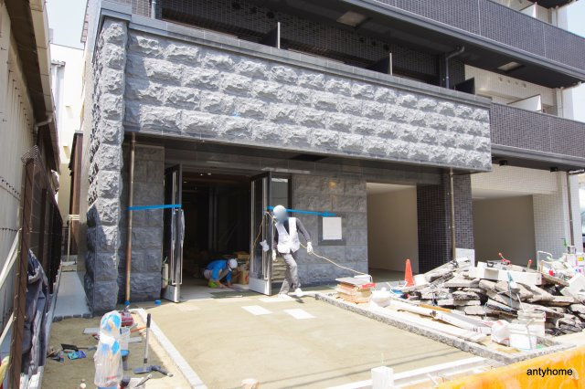 ララプレイス難波メティス　仲介手数料無料のエントランス