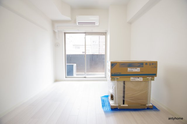 ララプレイス難波メティス　仲介手数料無料の居間・リビング