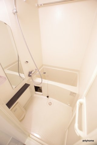 ララプレイス難波メティス　仲介手数料無料の浴室