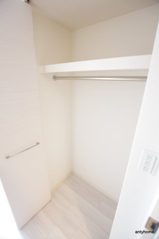 ララプレイス難波メティス　仲介手数料無料の収納