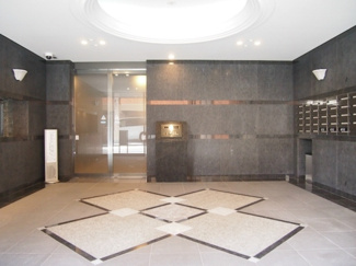 【エントランス】 | ルーブル市ヶ谷