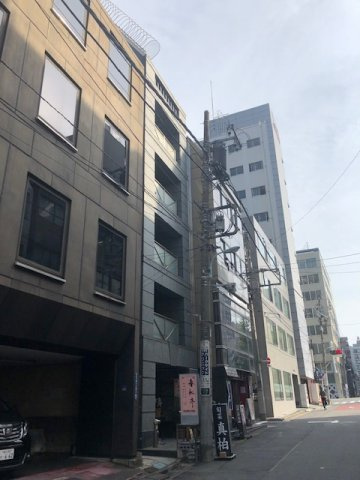坂根八重洲ビルの外観