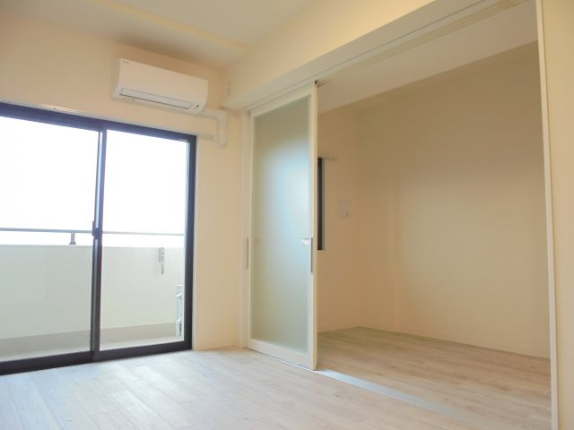 CRESCENT　COURTの居間・リビング