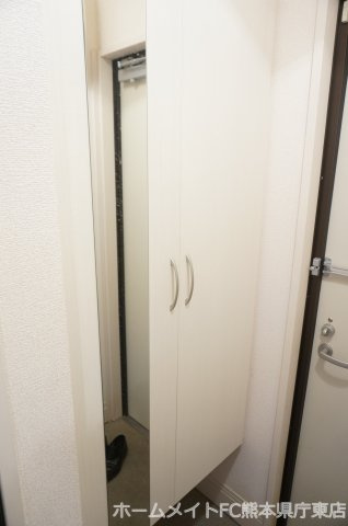 上益城郡益城町大字惣領のアパートの玄関