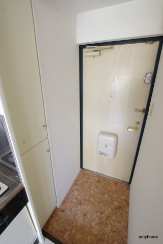 新大阪OMパレス　仲介手数料無料の玄関