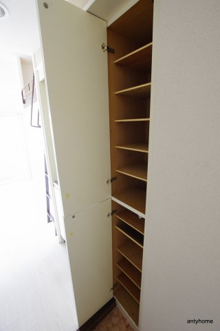 新大阪OMパレス　仲介手数料無料の収納