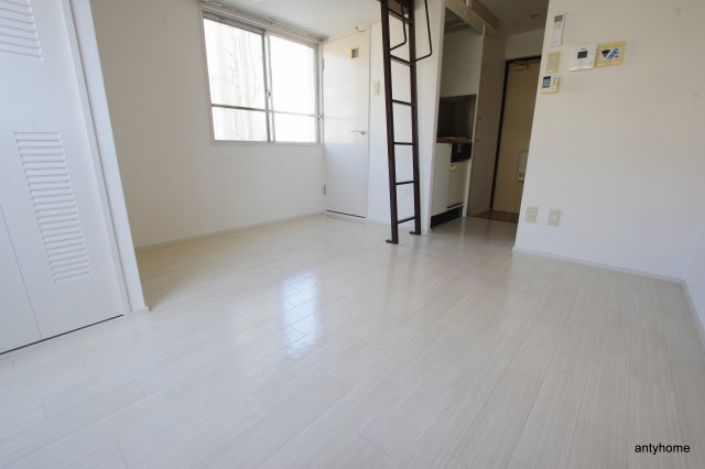 新大阪OMパレス　仲介手数料無料の居間・リビング