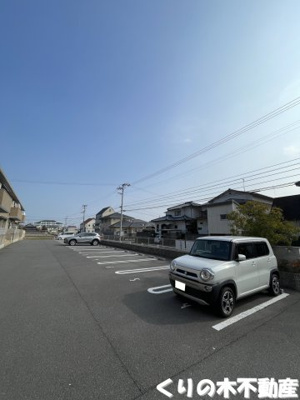 【駐車場】 | セジュール本郷 | 車をお持ちの方に嬉しい駐車場付きの物件です