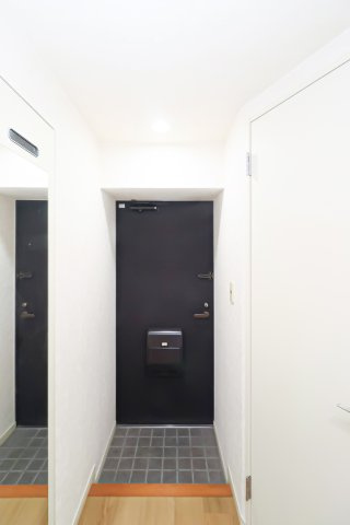 サヴォイレジェント　12階の玄関|別号室のものです。現状優先になります。