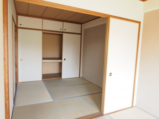 ノアーズアーク住之江の和室