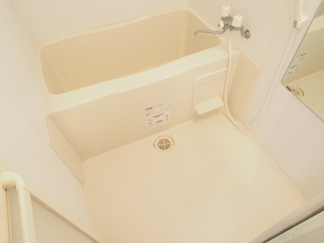 レオパレスノアーズアーク住之江の浴室
