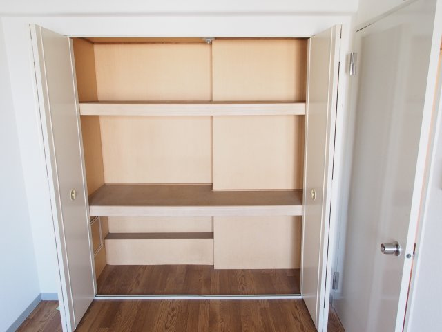 レオパレスノアーズアーク住之江の収納