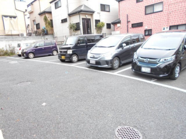 サニーウェルの駐車場