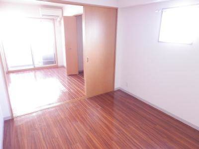 G-stage京都油小路（ジーステージ京都油小路）の居間・リビング