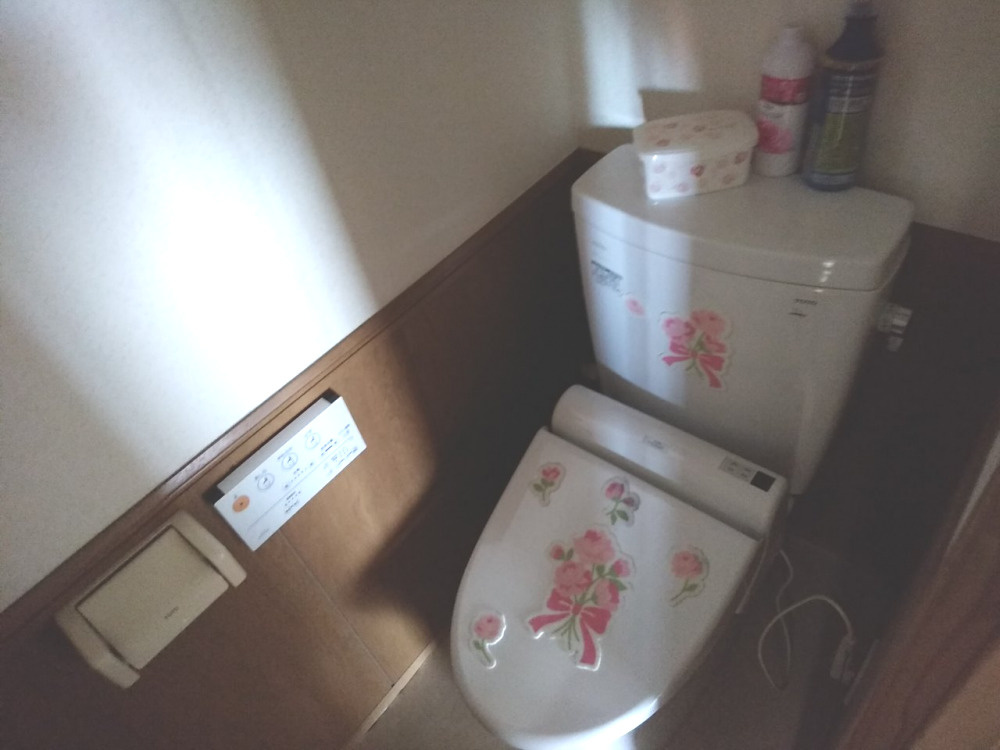 荒川区荒川２丁目の賃貸マンションのトイレ