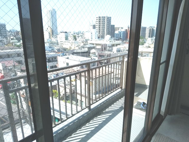 荒川区荒川２丁目の賃貸マンションのバルコニー