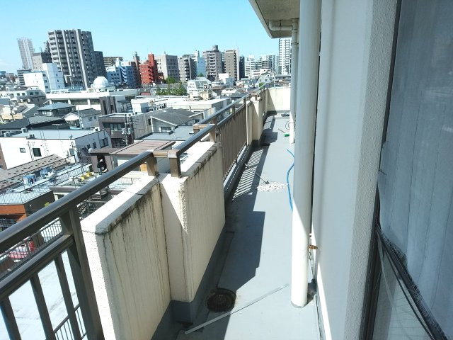 荒川区荒川２丁目の賃貸マンションのバルコニー