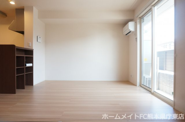 上益城郡益城町大字広崎のアパートの居間・リビング