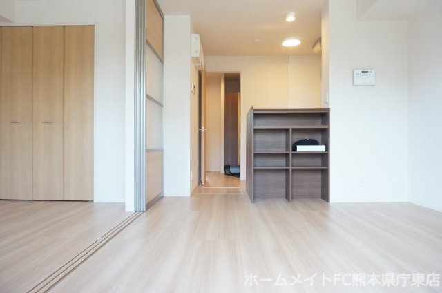 上益城郡益城町大字広崎のアパートの居間・リビング