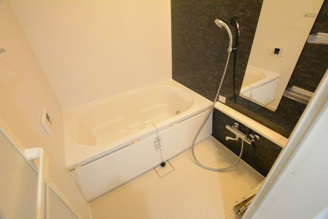 エクセラン朝妻の浴室|広い浴室で一日の疲れを癒してください