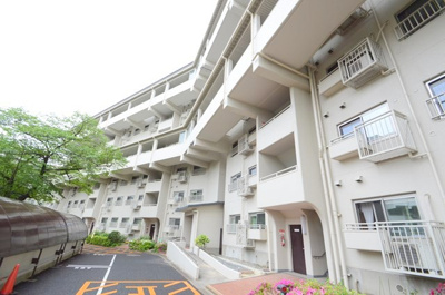 【外観】 | 公社山田西団地Ａ２棟 | こちらの物件は、いつでも内覧が可能です。お客さまのご都合良い日程を、お気軽にお問合せくださいませ。