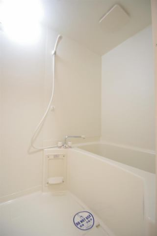 菊池郡菊陽町光の森２丁目の賃貸マンションの浴室